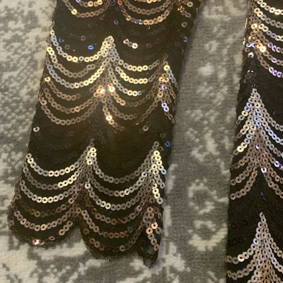 Scalloped, sequin, zipper dress. - Picture 2 of 4